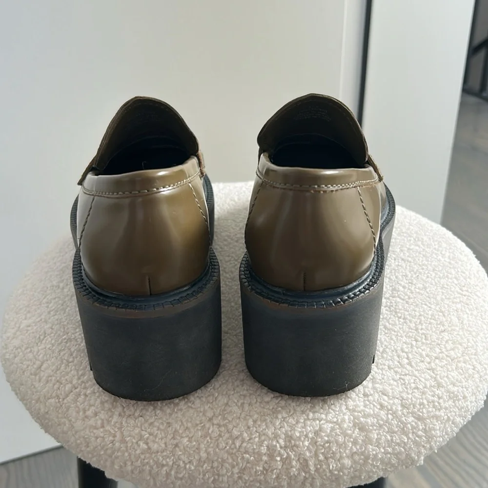 Free People Chunky Decker Loafer in Olive Green Learher 37.5/7.5 NWOB - Picture 4 of 10